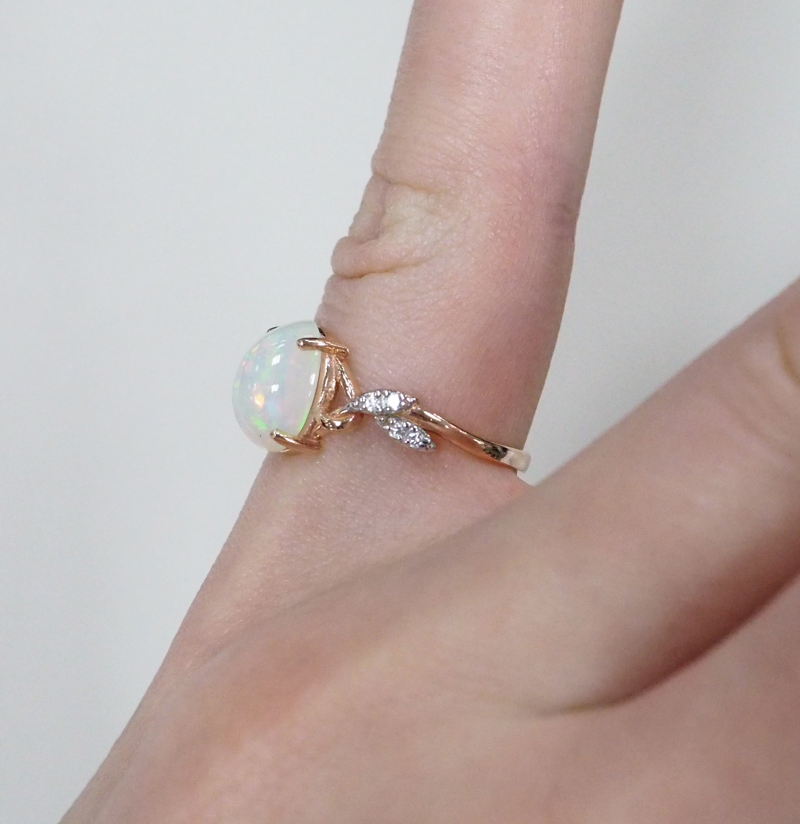 Серебряное кольцо с опалом